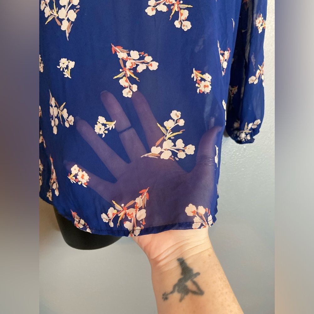 Charlotte Russe sheer blue floral open back blouse - Picture 3 of 6